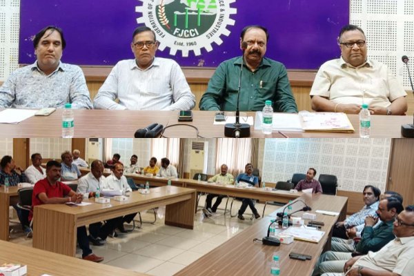 lagatarIN's tweet image. सॉ मिल व्यापारियों की हुई बैठक, सीएम से मुलाकात की तैयारी
lagatar.in/meeting-of-saw… #jharkhand #ranchinews #sawmill #CM