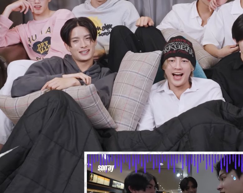 bambibitxm's tweet image. มึง ๆๆๆ คู่ชิปกุนั่งข้างกันหวะ
also คู่ชิป :