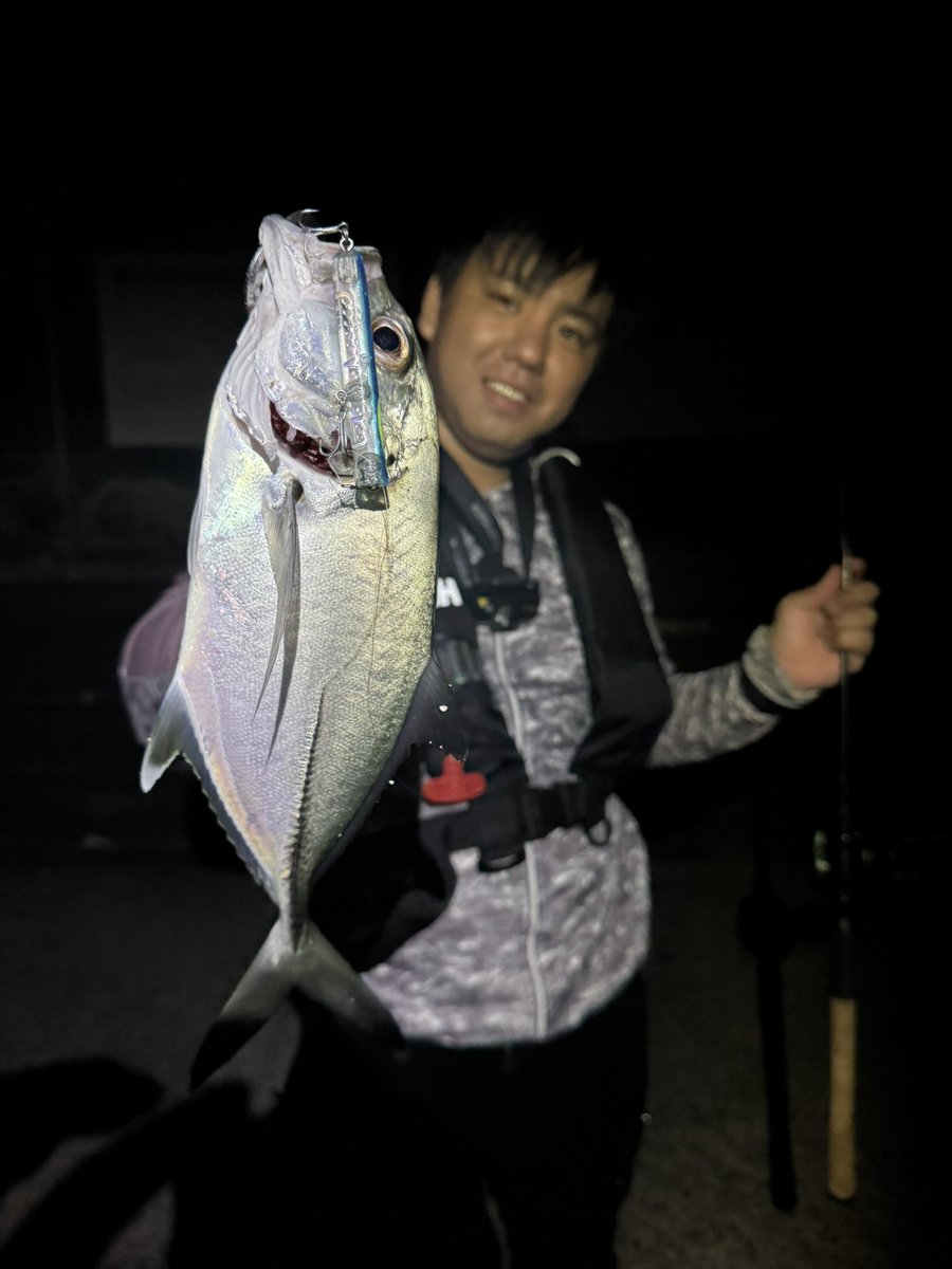 hirotora_818's tweet photo. YOASOBIFISHING💫
KeyBowフローティングで3連発✨
泡を噛ませたショートポップで呼び寄せる！
コンディションは全体的に良く無い中、良いサイズを連チャン出来たのはルアーパワーそのものですね👍
#KeyBow
#WILDLUERS
#SABIOevolución
#IRCT
#INXlabel https://t.co/WhqSZIO5UE