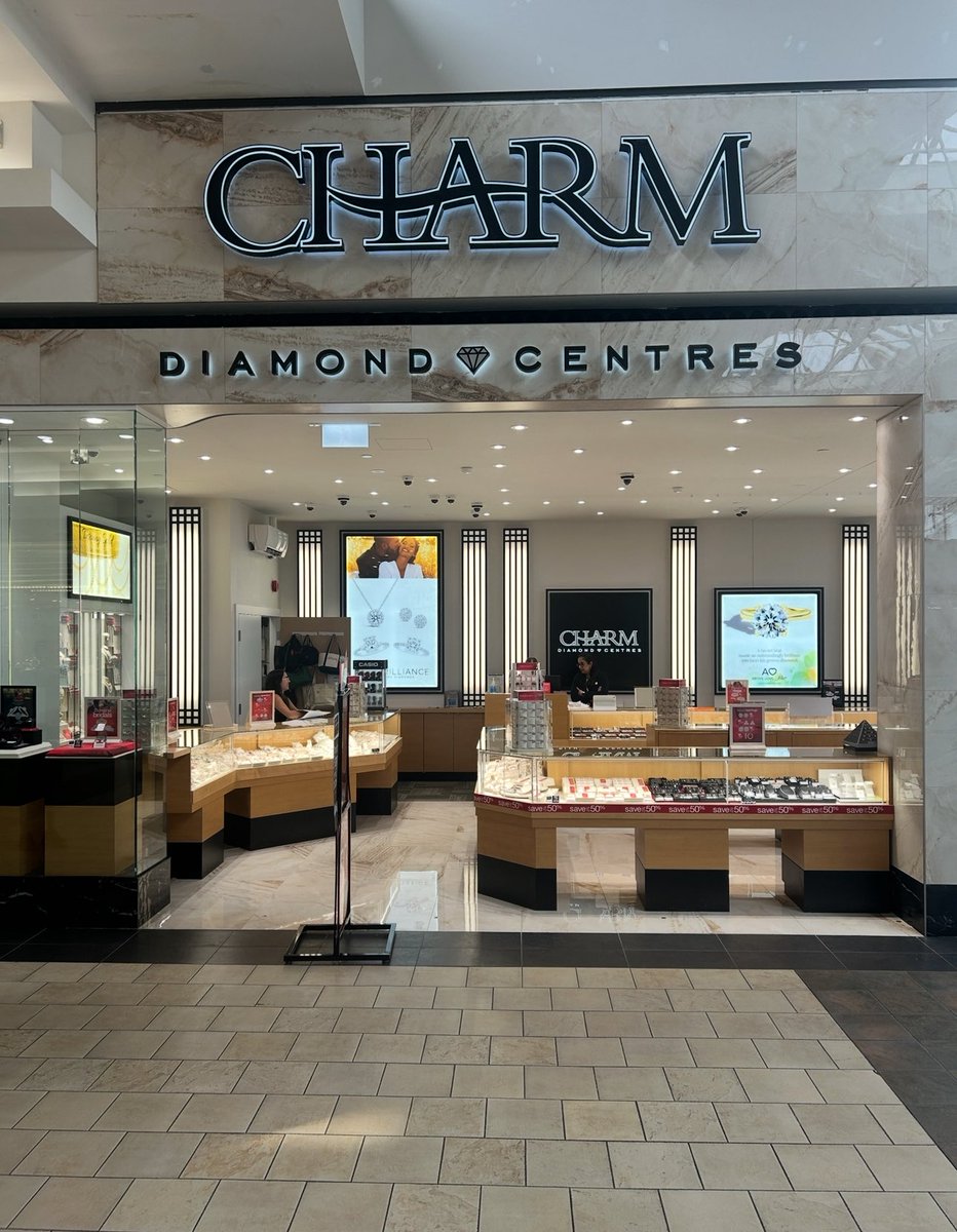 LED_SolutionsCA's tweet image. Late nights. Porcelain walls. Countless drill bits.
All worth it for this sleek install at Charm Diamond Centres in Lime Ridge Mall. ✨

#LEDSolutions