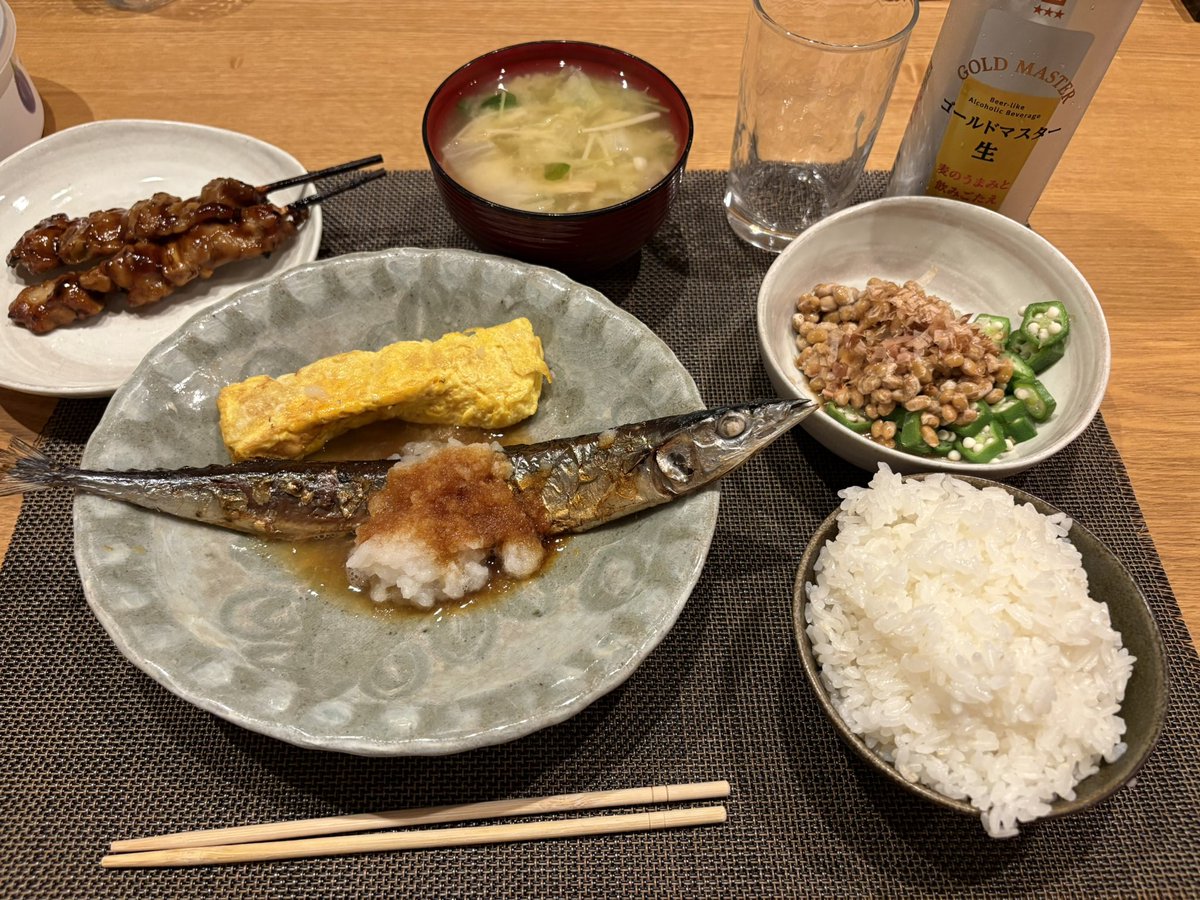 本日は晩飯に秋刀魚を焼きましてん

スーパー閉店間際に行ってゲットした焼き鳥2本30%オフ154円付けて、大・満・足