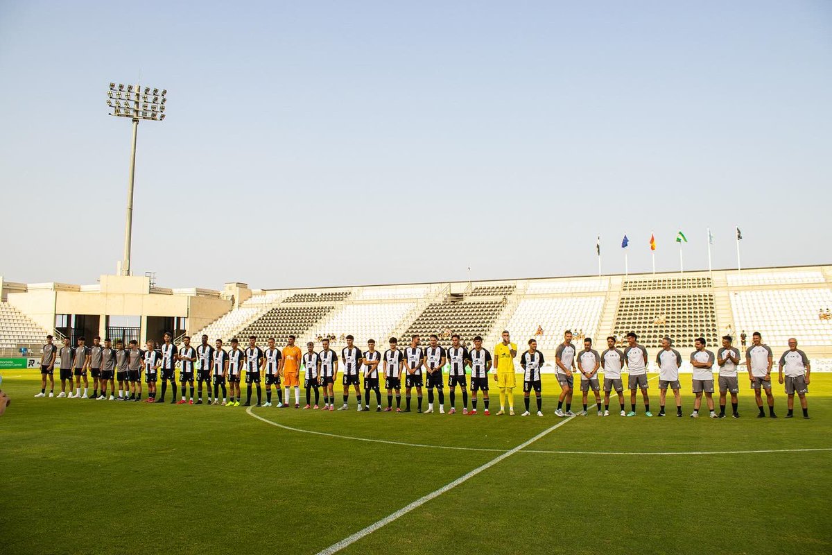 Hermosa tarde/noche en nuestra casa, con nuestra gente y poniendo primera con este gran equipo 📍

Todos unidos por una gran temporada🖤
<a href="/RBL1912/">Real Balompédica Linense</a>