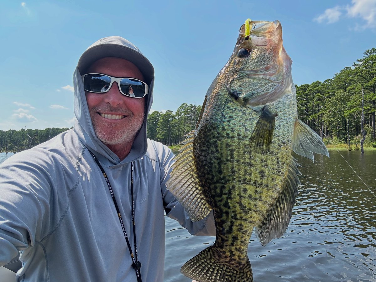 Current summer bite is on! 🎣 From the Sportboat canoe, I pulled this slab crappie out of just 8 ft of water. A small Lucke Bug paired with a Chartreuse/Black 1/16 Fish Lucke Weedgard Jighead was the ticket, tickin’ brush tops right in line with the mayfly hatch. Little boat, big