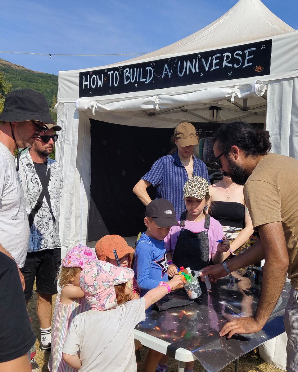 KingsNMES's tweet image. Our mathematicians spent the weekend at Green Man Festival, teaming up with Cambridge researchers.

From black holes to cosmic expansion, curious minds of all ages got hands-on with spacetime, warped images with gravity and even learned how to build a Universe.🪐