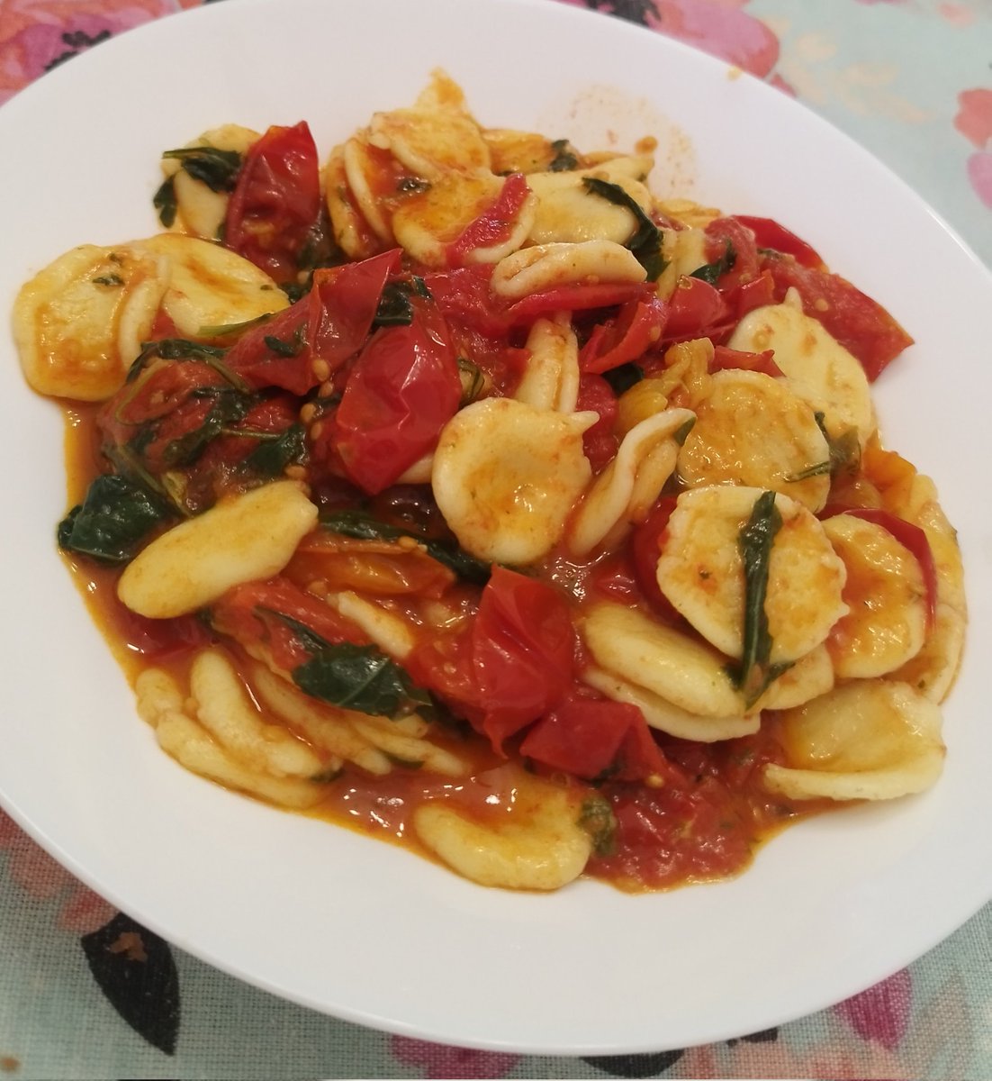 MirkoBullegas's tweet photo. Anche mia moglie sa il fatto suo...
Strascinati pomodorino e rucola...
Ci stava anche una spolverata abbondante di ricotta dura...
#MadeinPuglia https://t.co/Kyj7HsXmwr
