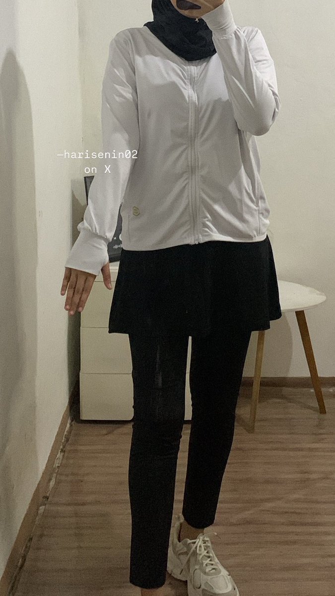 harisenin02's tweet photo. i declare — jaket under 100k tapi OK✊🏻

pas banget buat motoran atau olahraga✨ https://t.co/Th8MjU6VzD