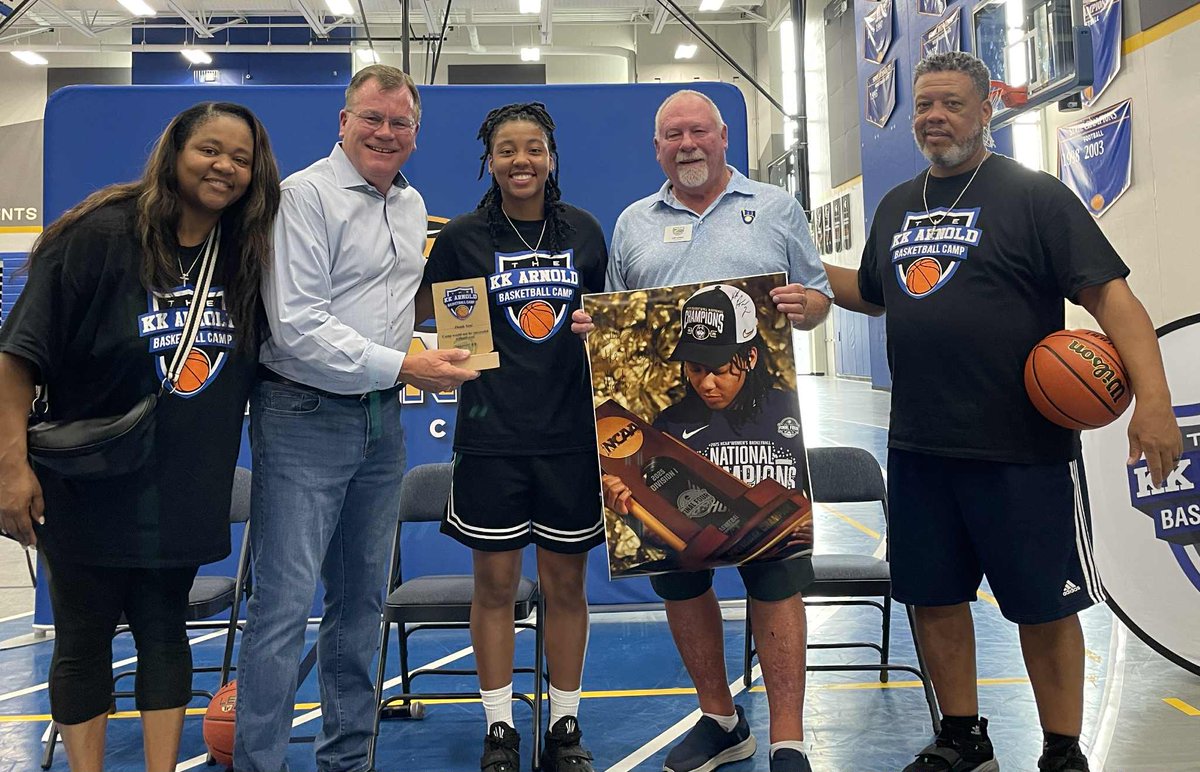 🏀✨ County Executive Josh Schoemann, County Board Chairman Jeff Schleif, and Village President Bob Soderberg proudly proclaimed KK Arnold Day at Germantown High School!

They honored KK for her incredible leadership with the UCONN Huskies in their 82–59 victory over #1 seed
