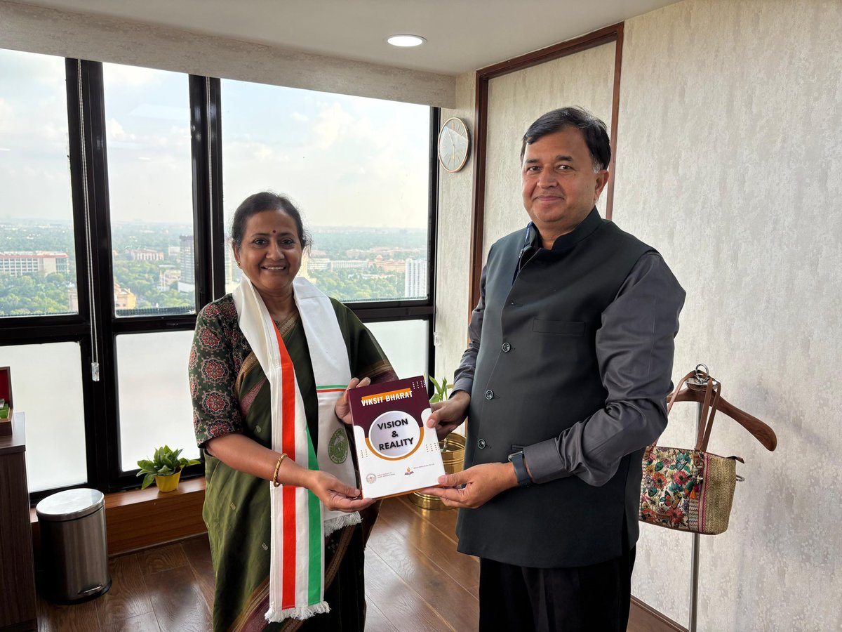 Glad to meet and welcome Chairperson Capacity Building Commission today. Shared a copy of ViksitBharat Vision &amp; Reality written by our faculty colleagues