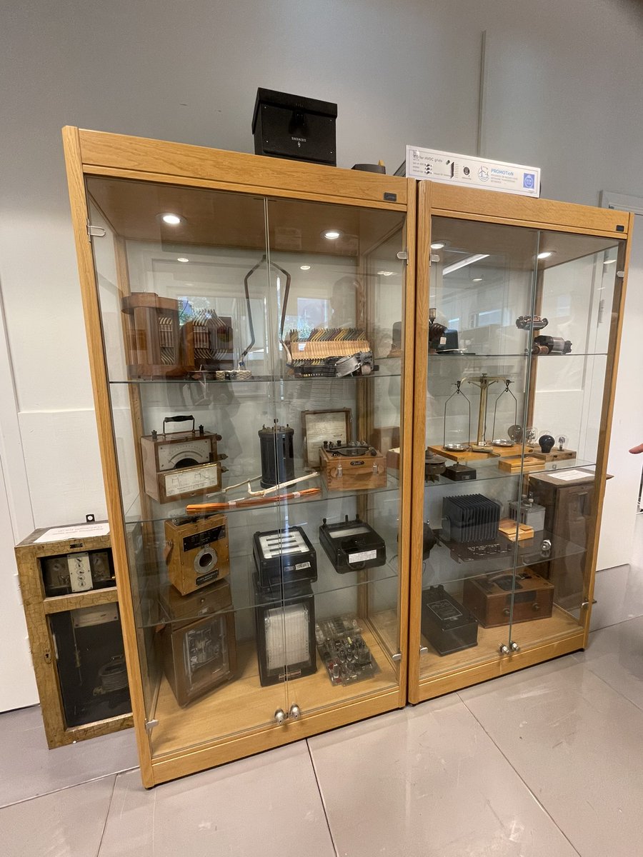 Today visiting two Divisions at #KTH school of electrical engineering and computer science - and closing the tour visiting all our divisions for this year. #TheoreticalComputerScience before lunch and #ElectricPowerEnergySystems and #SustainablePowerLab after lunch 🙏🎉😇
