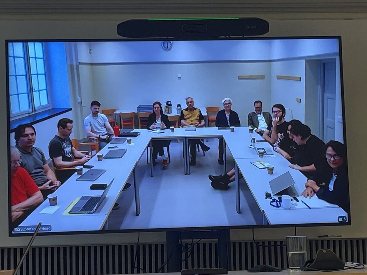 LinaBertling's tweet image. Today visiting two Divisions at #KTH school of electrical engineering and computer science - and closing the tour visiting all our divisions for this year. #TheoreticalComputerScience before lunch and #ElectricPowerEnergySystems and #SustainablePowerLab after lunch 🙏🎉😇