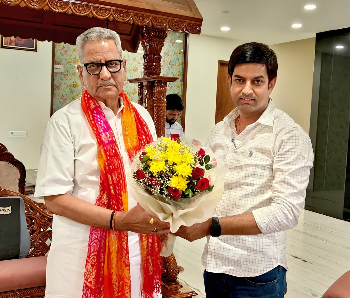 KailashvermaBJP's tweet photo. || राम राम सा ||
आज सिक्किम के माननीय राज्यपाल श्री @OmMathur_Raj जी के जयपुर स्थित आवास पर पहुंचकर मुलाकात की तथा उनका स्नेह आशीष प्राप्त किया।
#OmMathur #Jaipur #Swagat #DrKailashVerma https://t.co/XYbGwA3bt5