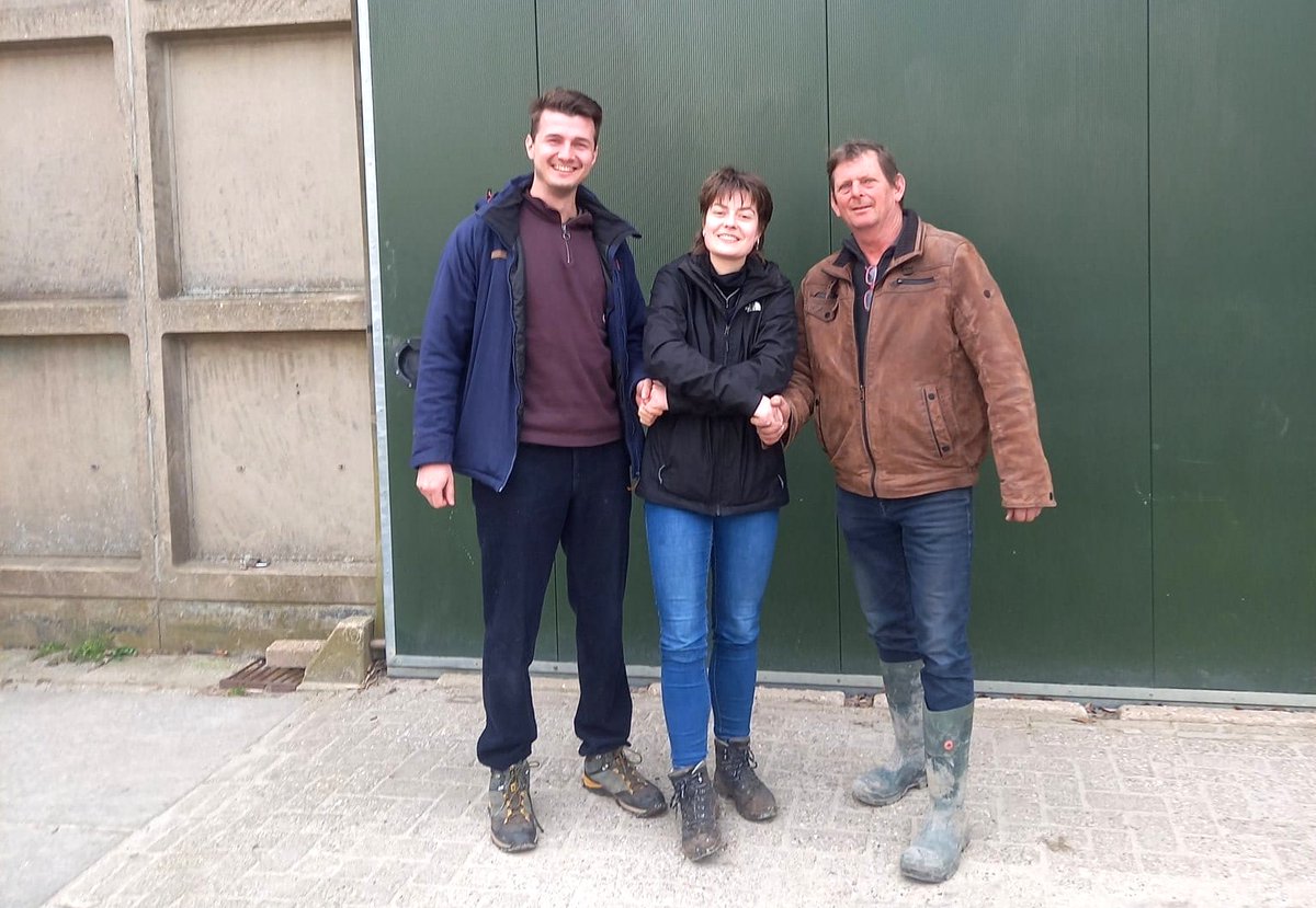 teamagronl's tweet image. Altijd al eens aan een @minlvvn-ambtenaar de uitwerking van beleid op jouw eigen bedrijf willen laten zien? Grijp dan nu je kans, geef je op, kijk bij elkaar in de keuken en hou onderling contact!
🚜🤝💼
#ambtenarenstage #boerzoektambtenaar

ℹ️ teamagro.nl/agenda/boer-zo…