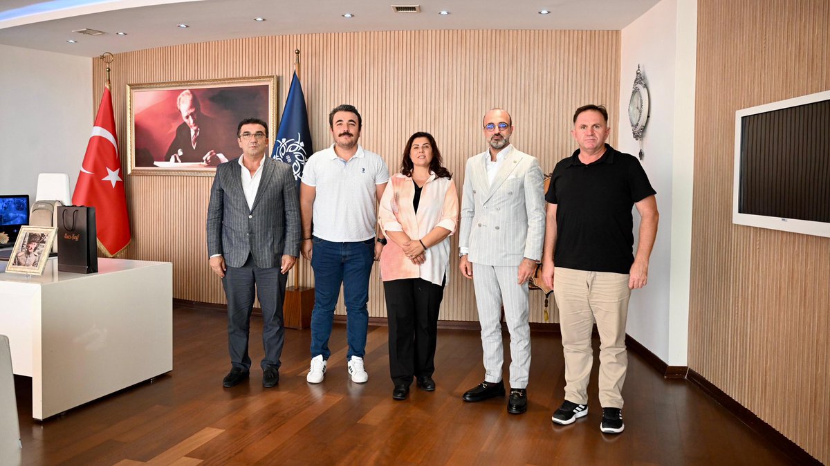 AK Parti Burdur İl Başkanı Sn. Mustafa Özboyacı ve yönetim kurulu üyelerini belediyemizde ağırladık.

Nazik ziyaretlerinden dolayı kendilerine teşekkür ediyorum.