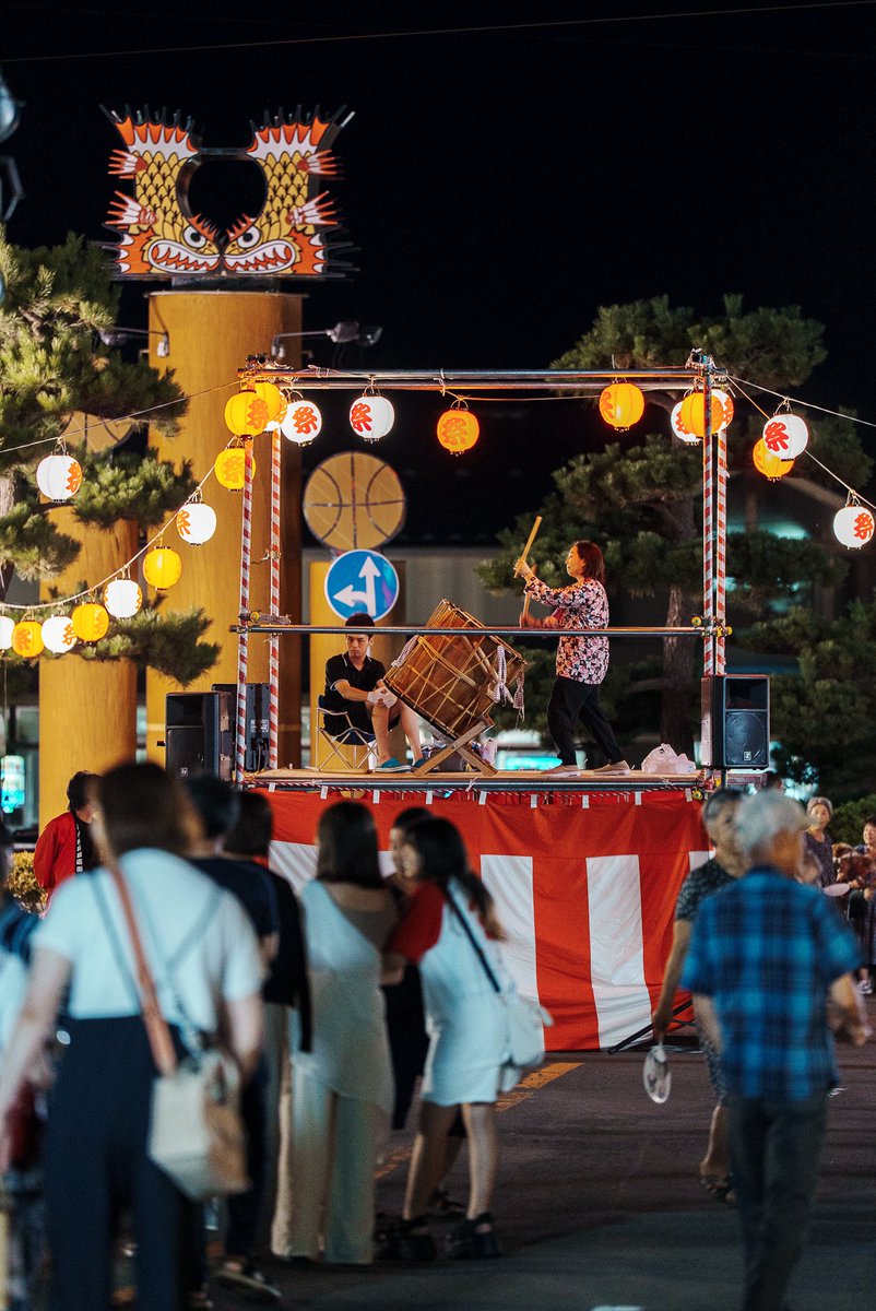 のしろいちの盆踊り、盛り上がりがとにかく凄かった！みんな終わる頃にとても名残惜しそうにしていたのが印象的。そんな雰囲気を写真で伝えたい。