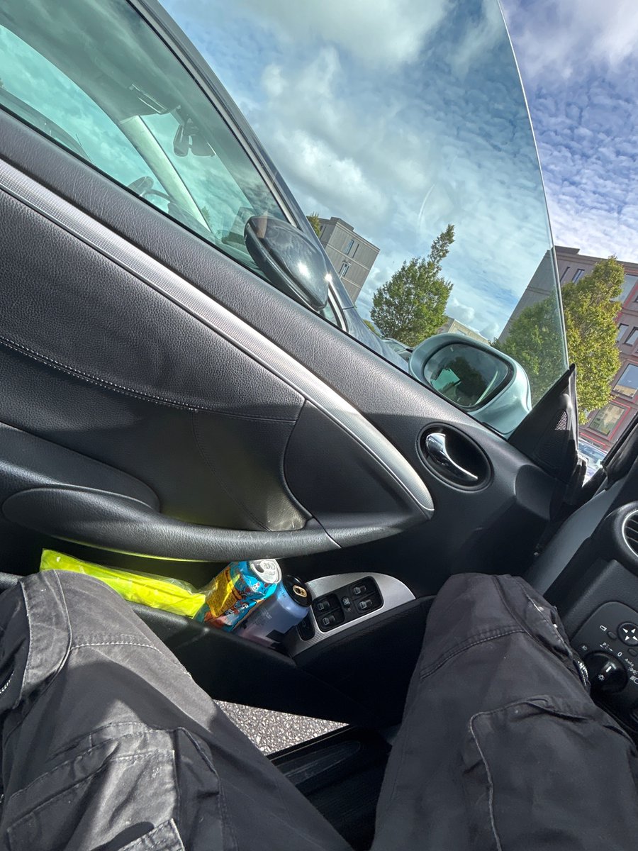 When shits so bad you just hit the wolf of wall street pose in yo car