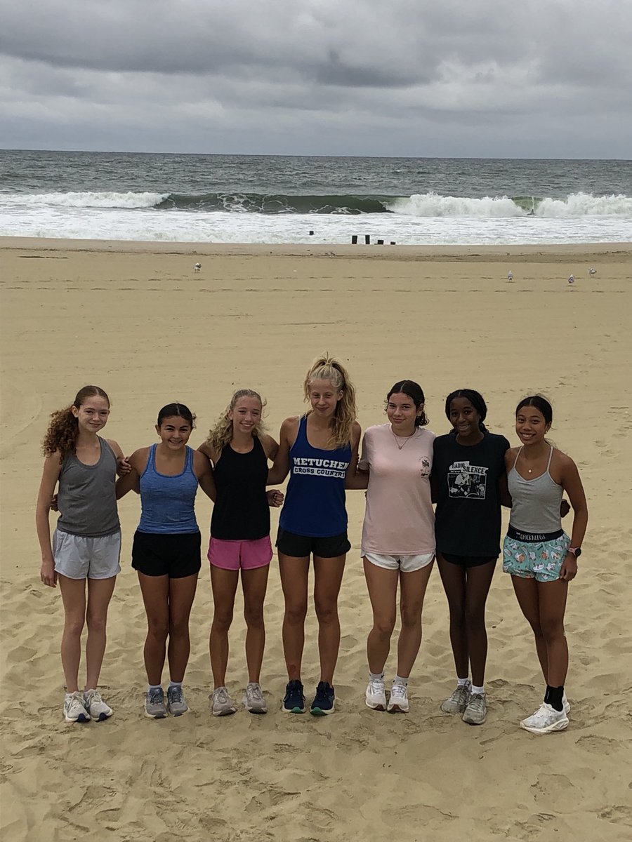 mhsxctf's tweet image. Metuchen XC preseason “camp” was on the Spring Lake & Belmar boardwalks this morning along with signs of Hurricane Erin.
Actually a beautiful run.
Creating memories and getting stronger!