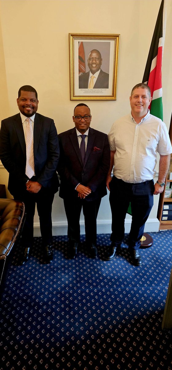 Today, I had the pleasure of meeting Mr. Derreck Murtagh, CEO of Greenbridge, along with his colleagues, to discuss their pioneering work in sustainable housing solutions. Greenbridge is advancing a remarkable clean technology developed in the UK and Germany that enables the