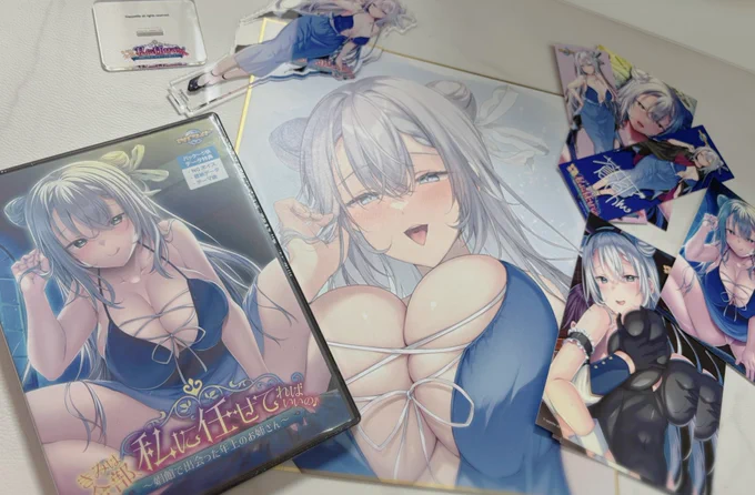 アパタイト様からいただいた ゲームやグッズのサンプル写真 来週発売ですのでぜひ忘れないよう チェックしてみてくださいね
