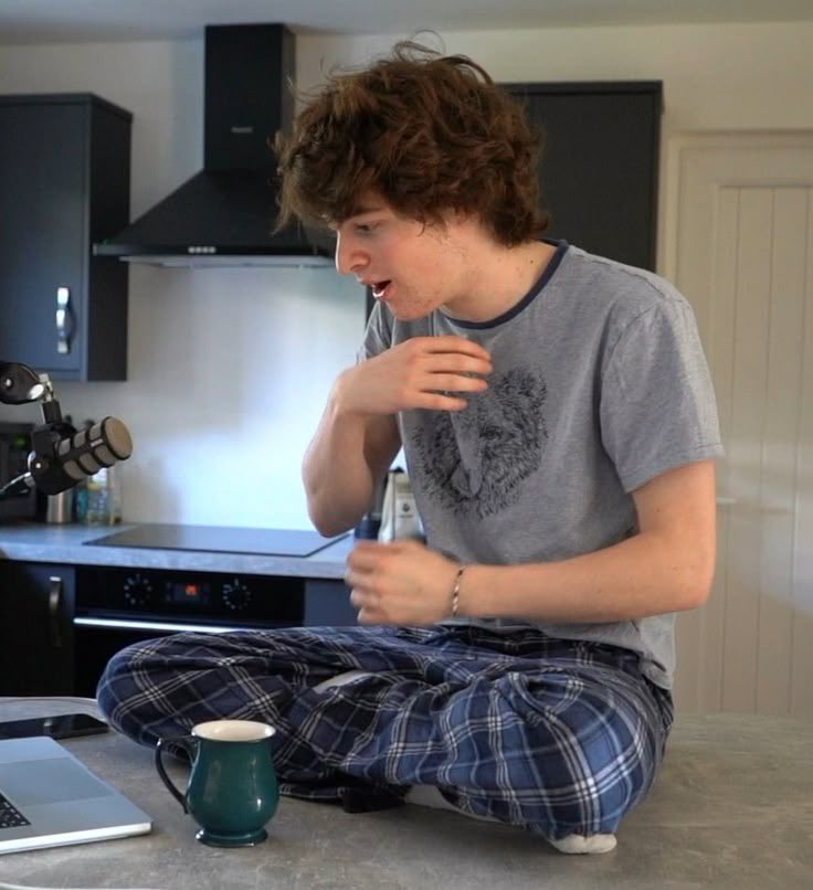 Mc(yt) Demotivation tweet media