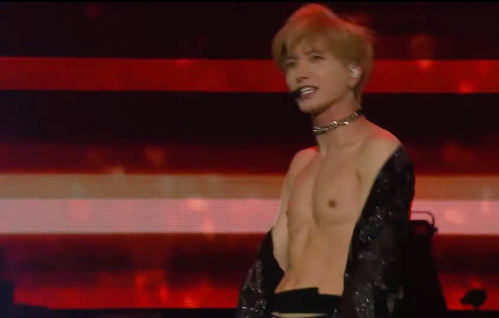 junior_navy's tweet image. จบคอน เสื้อหลุดหมดพอดี 55555 🔥🔥 #SuperShow9Encore   
#SuperShowStreaming