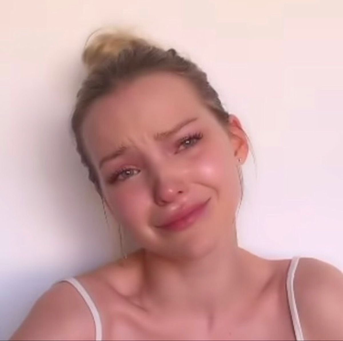 AcoPensal's tweet photo. my mood lately because dove cameron is not posting anything about her upcoming album.. should i be worried ??

🥲🫠 https://t.co/kPhtmLxfYv