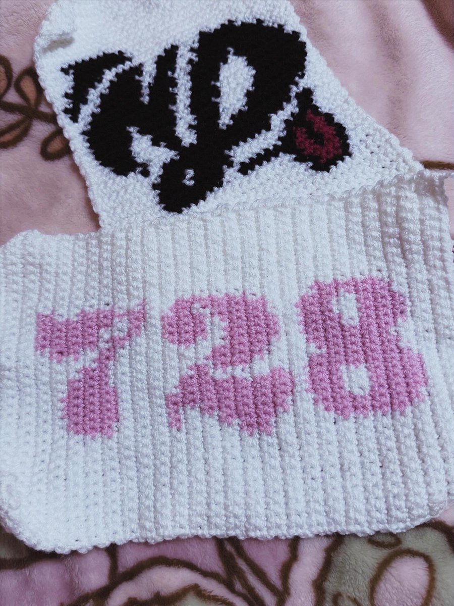 chiyach_i's tweet photo. 編み物始めたからペンライトポーチ作ってみた🧶
新しいロゴも可愛い〜！ https://t.co/pIGp7vYb3T
