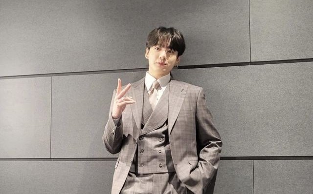 jaythverse's tweet photo. #taekookau where

After getting blocked by his ex-boyfriend almost everywhere, Jeongguk decides to apply to his workplace as last resort.

Who even wants a guy in corporate anyway? https://t.co/QnxhLeK3bH