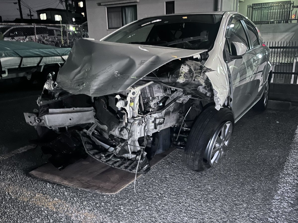 nicoren_itami's tweet photo. レンタカー1台廃車になりました。

昼食後眠気に襲われての居眠りだそうです。
このレベルの規模は数年に1度あるかどうかの事故です。
 
ドライバーさんや同乗者の方には大きな怪我は無いそうなので、そこは何より良かったです。 https://t.co/bDxnXqAifP