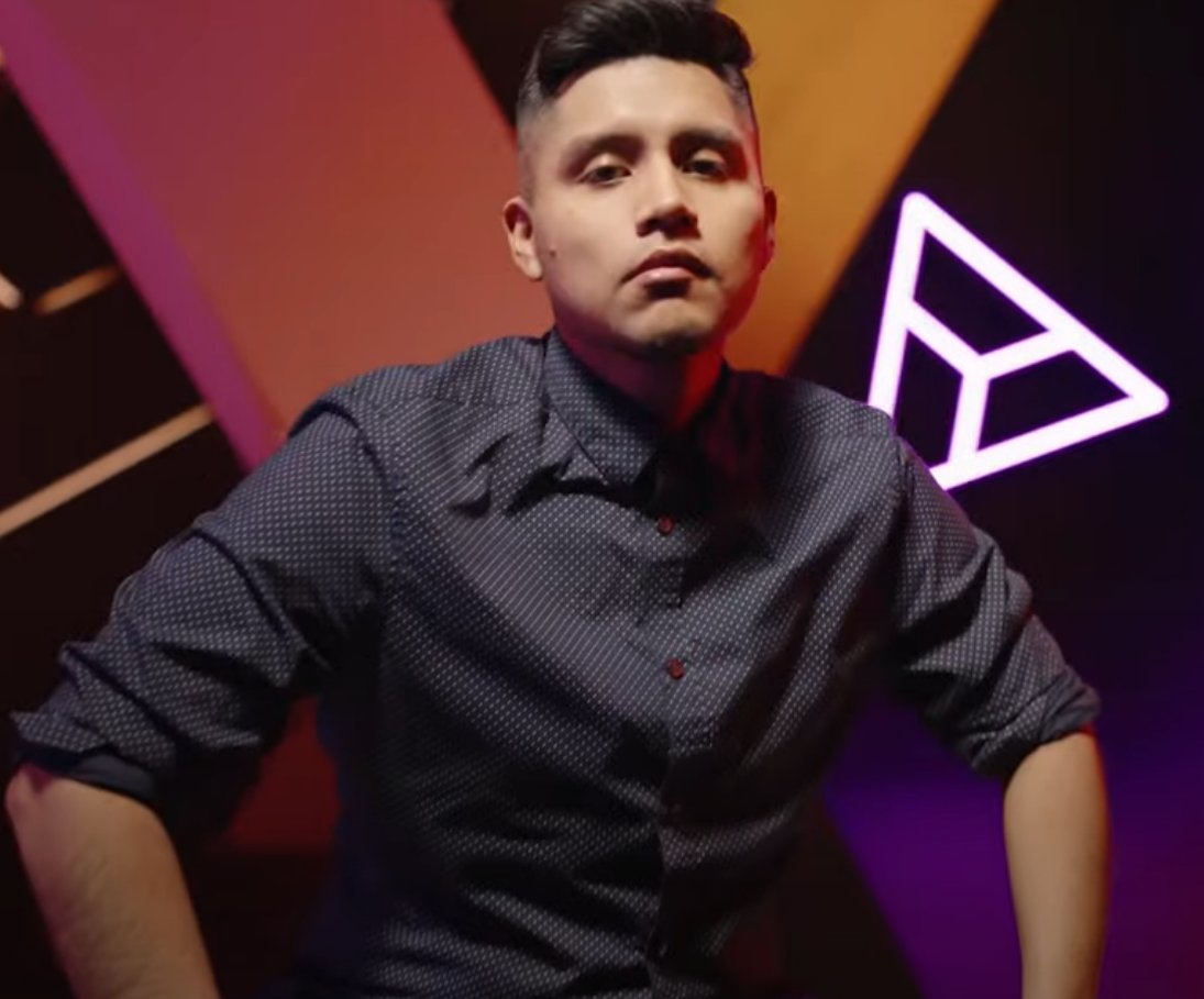 I'm glad Kev aint got a sponsor right now bc he be playing out of his MIND when he got this shirt on