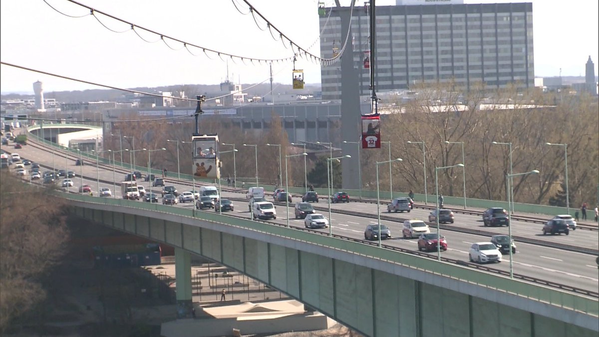 RTLWEST's tweet image. Auf der #Zoobrücke in #Köln werden bald neue #Blitzer installiert. Die alten Anlagen waren seit 2014 defekt. Bis Ende September sollen die neuen Geräte in Betrieb gehen. Sie arbeiten mit Brennstoffzellen, da keine Stromversorgung auf der #Brücke möglich ist. Zwei Standorte sind