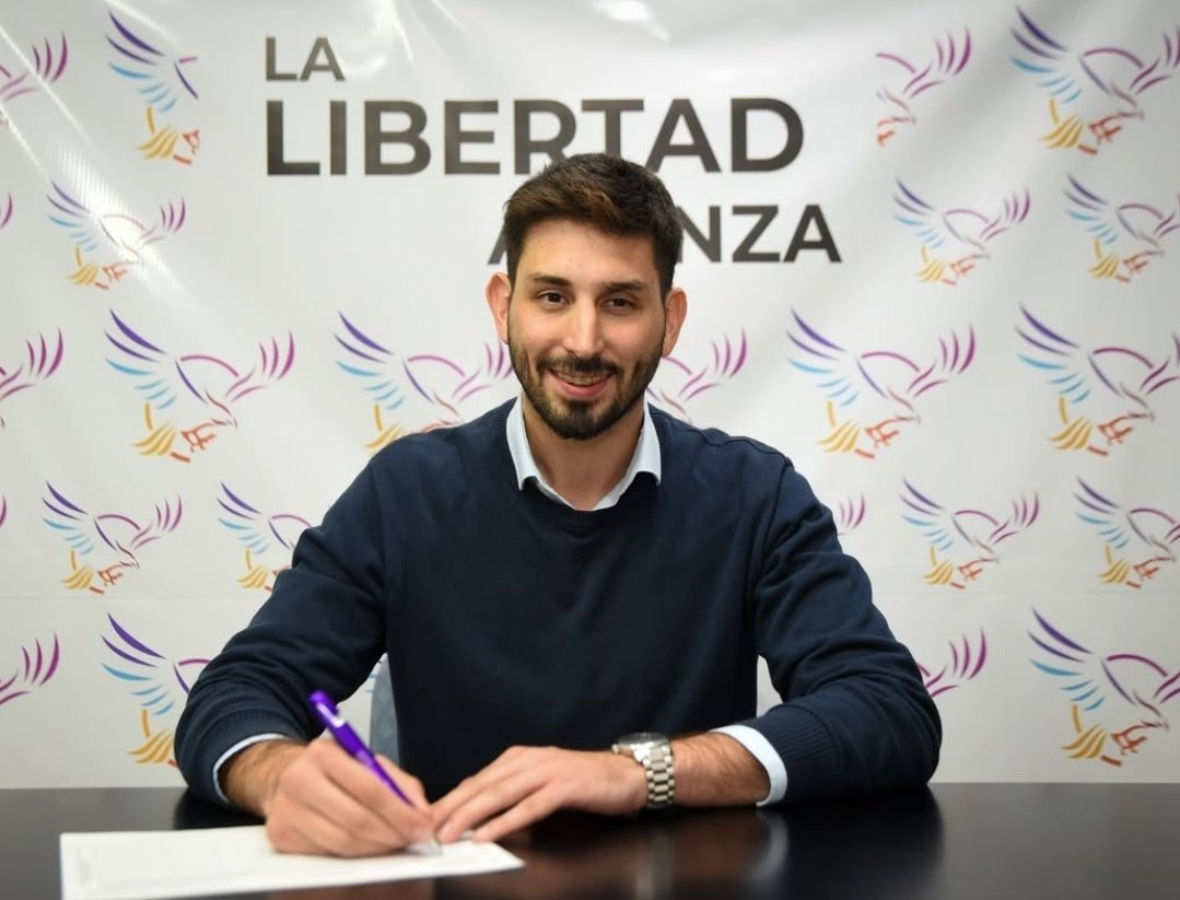 BasesLibertad's tweet image. 🟣 NUEVO ESCÁNDALO EN LLA: Federico Bojanovich, oriundo de Ensenada y candidato a Diputado Provincial en la tercera sección, fue elevado a juicio oral por una causa de violencia de género en el cual fue denunciado por su ex novia por golpes, empujones y daños a su celular.