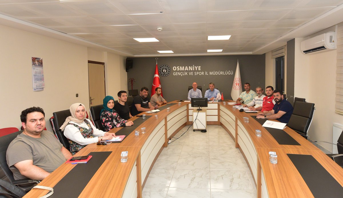 Osmaniye Aile ve Sosyal Hizmetler İl Müdürlüğü &amp; Osmaniye Gençlik ve Spor İl Müdürlüğü olarak yeni projelerimizin ilk toplantısını gerçekleştirdik.

💡 Gençlerimiz ve ailelerimiz için daha güçlü projeler üretmeye devam edeceğiz.