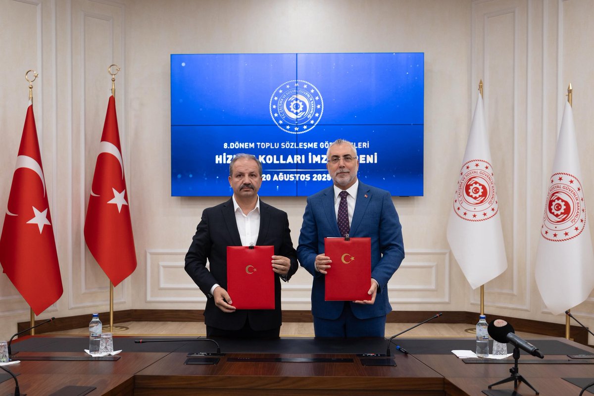 Hükümetin sendikası, hükümetin bakanıyla, hükümetin hükmettiği hükümler hususunda uzlaşmış. 

Oscarlık performans! 

#MemurAnkaraYolunda 
#MemurHakkınıİstiyor 
#memur