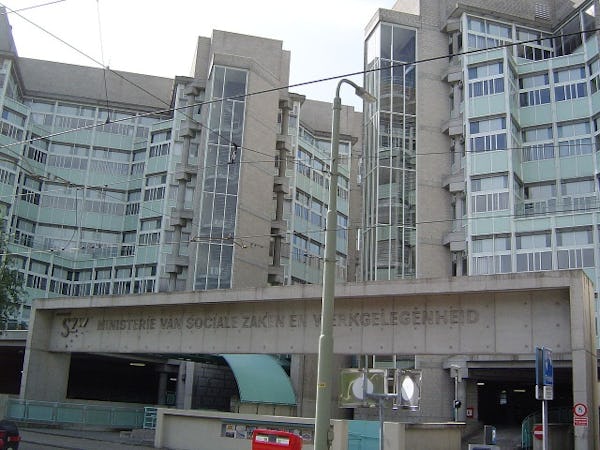Streep door sloop oud-ministeriegebouw Den Haag: bouw 1200 woningen op de tocht ow.ly/3Xlt106jqQH