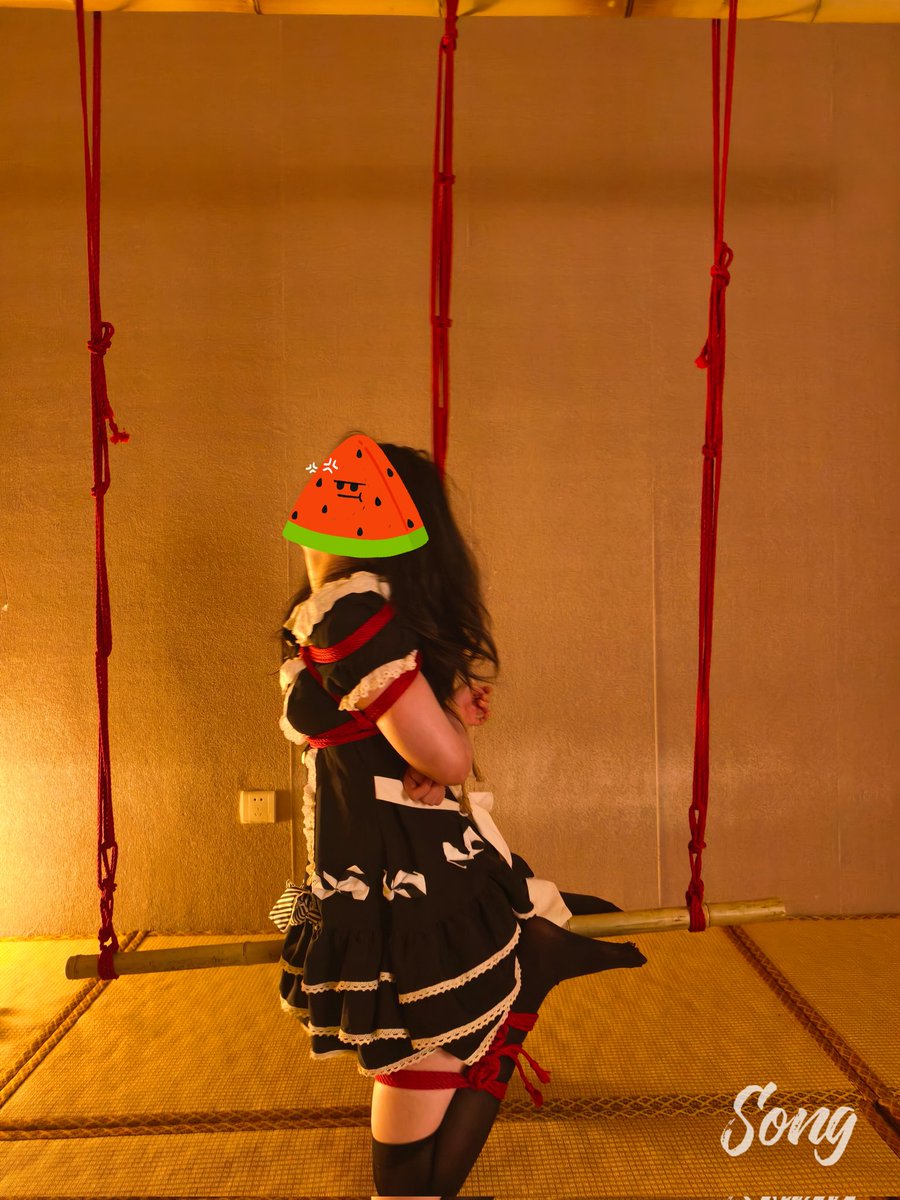 我不做人了! !
🪢:<a href="/Song0302_/">Song</a>
🍉:麦兜 （头顶怎么尖尖的？）
🏠:<a href="/CaiCai_Shibari/">縩綵菜菜</a> 
#绳缚 #绳艺 #捆绑