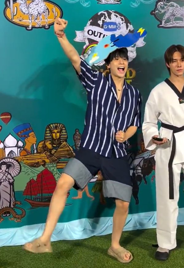 bittermacarons's tweet image. papa sky                         smyle 

SKYNANI OUTING BRO  #GMMTVOuting2025 
#skywongravee #smyle