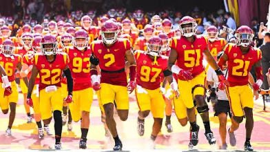 After a great conversation with <a href="/Coach_Henny/">Eric Henderson</a> I am very grateful to have received an offer from <a href="/uscfb/">USC Football ✌️</a> #AGTG #FightOn✌🏽

<a href="/SWiltfong_/">Steve Wiltfong</a> <a href="/AllenTrieu/">Allen Trieu</a> <a href="/KyleNeddenriep/">Kyle Neddenriep</a> <a href="/Bryan_Ault/">Bryan Ault - Midwest Scout</a> <a href="/IndianaPreps/">Indiana Preps</a> <a href="/Coach_West90/">Jayson West</a> <a href="/FCFlashesFB/">FC Flashes Football</a> <a href="/FCFlashes/">Franklin Central Athletics</a> <a href="/CoachMillz_/">Millz2BeMade Training</a>