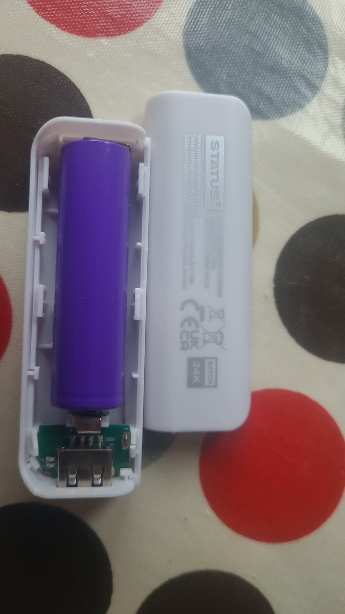 n00dles101's tweet photo. New Dealz battery packs have replacable battery compartments, #maker #gadgets https://t.co/gvwxctWD98