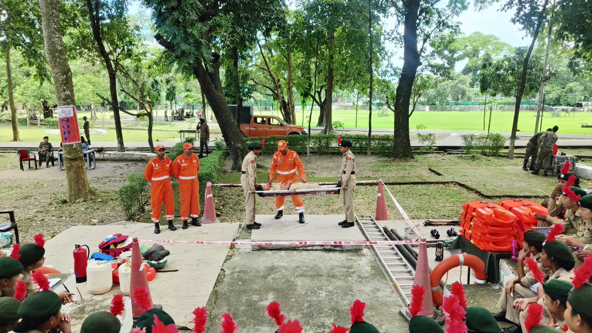 02ndrf's tweet image. Community Awareness Programme (CAP) conducted by 2nd Bn #NDRF at 14 Punjab Army Camp, Cooch Behar (W.B.) with 07 Bengal Girls #NCC &amp;amp; 14 Punjab Army.

Building a safer tomorrow, together! 💪🇮🇳

#CommunityAwareness #DisasterPreparedness 
@NDRFHQ @ndmaindia