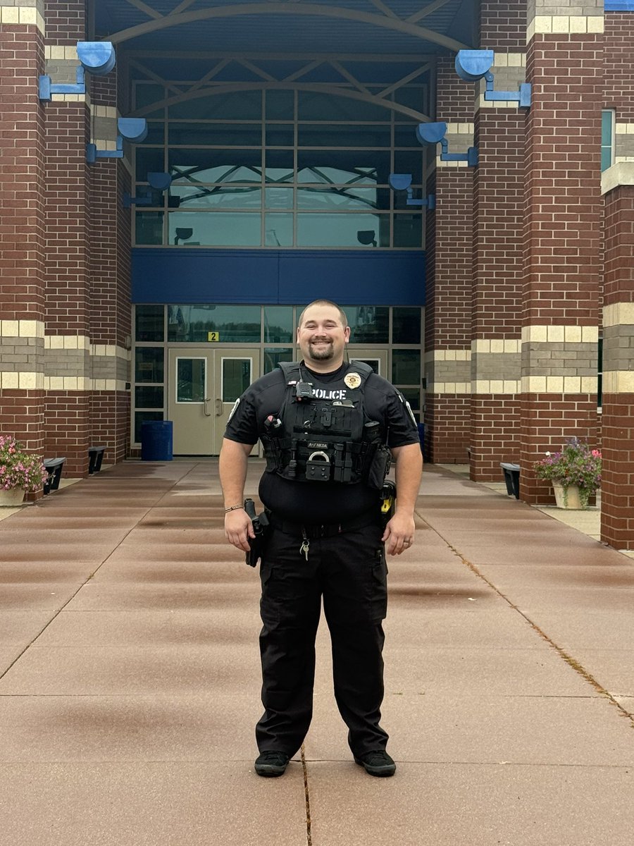 First day vibes: students – 😴 … PSO Williams – 😁📚🚔 Ready to kick off the year at Harper Creek High