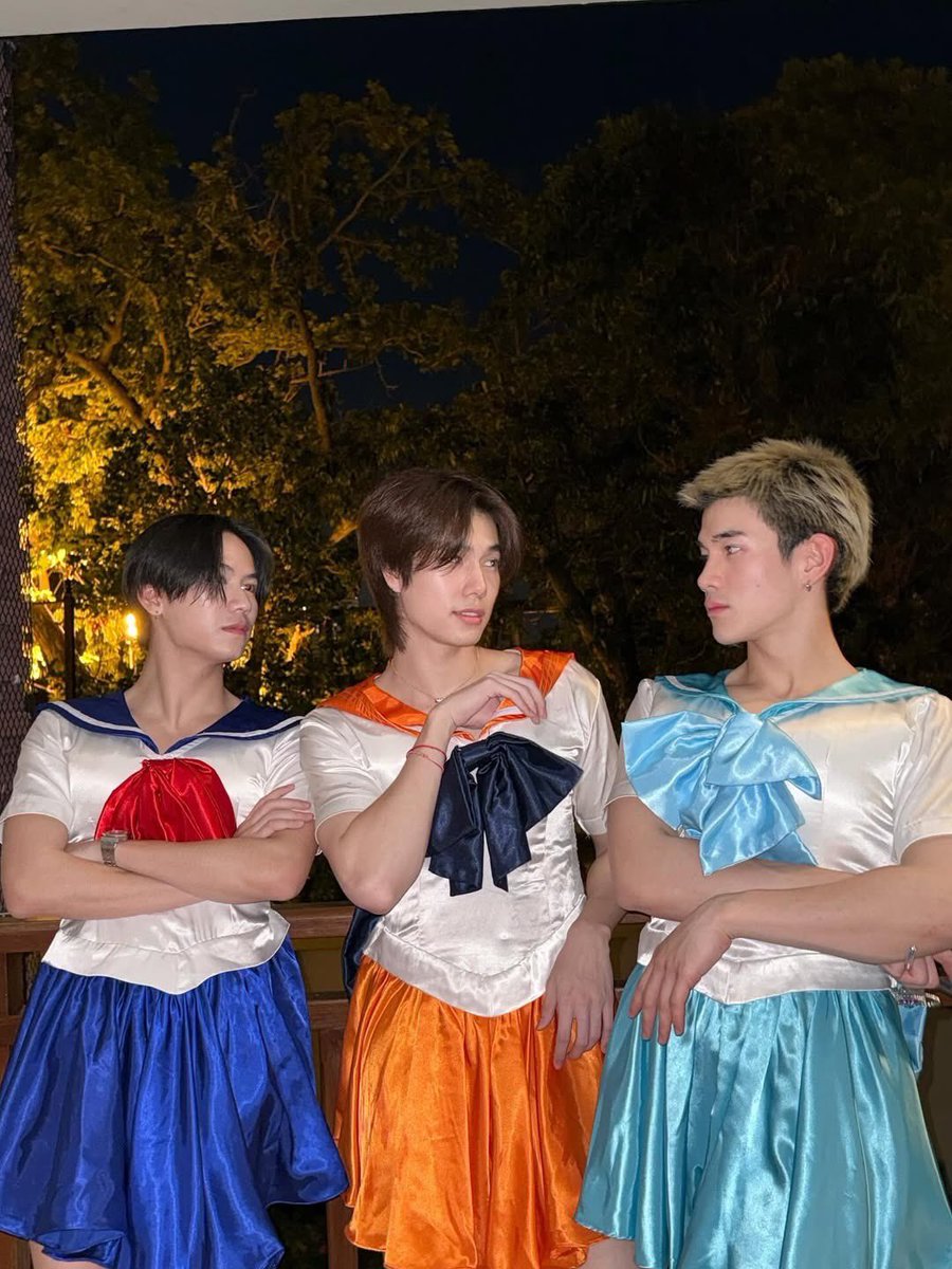 satnng's tweet photo. Where will the lonely gang go tonight? 🫠🌙✨ https://t.co/jKlyilVlE0