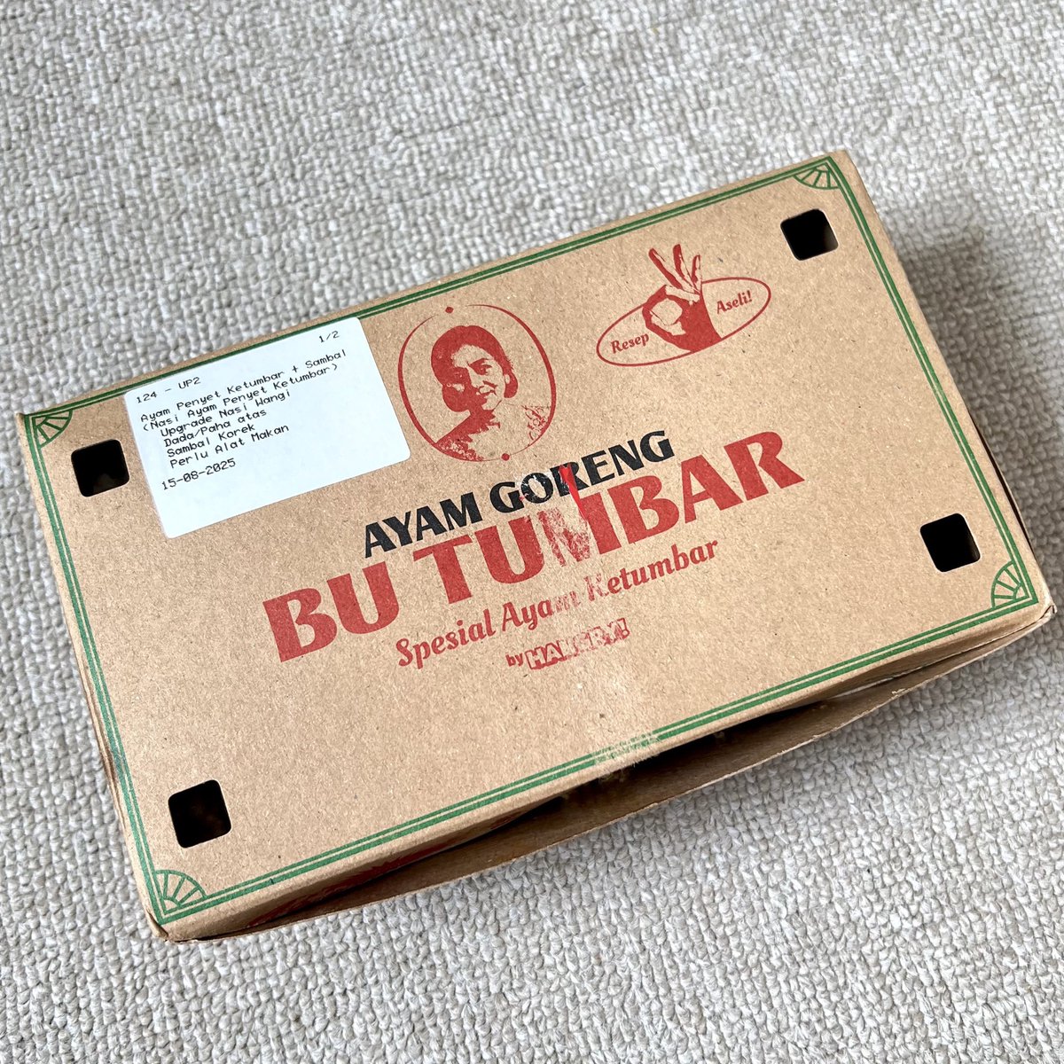 Kadang hidup tuh nggak selalu adil...

Tapi kalau ayam Bu Tumbar selalu juicy, pedas, berasa, dan nikmat. Pliss yang nyiptain sambal koreknya... semoga rejekinya lancar terus!😭🫶🏻