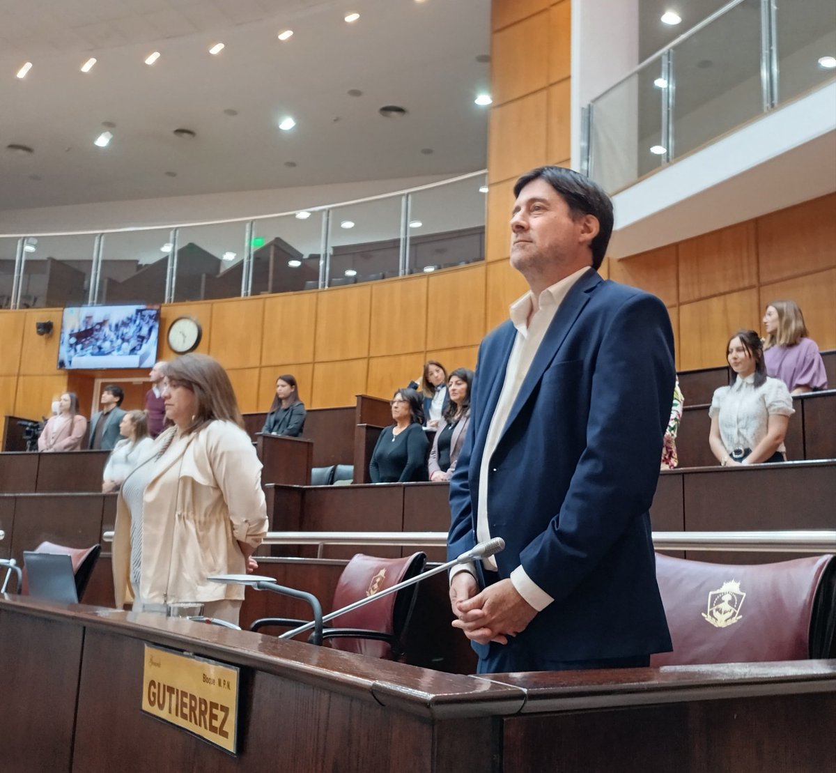 #BuenMiércoles🙌
Iniciamos una nueva sesión en la <a href="/LegislaturaNqn/">Legislatura de la Provincia del Neuquén</a> , seguila en vivo acá:👇
youtube.com/live/k_4e-gWEz…