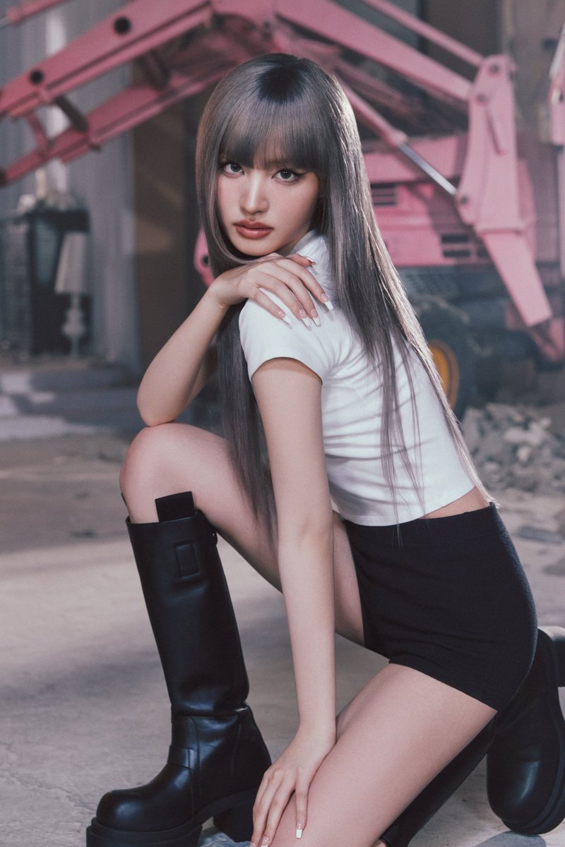 GyzOuQ2bkAEkjez?format=jpg&name=medium