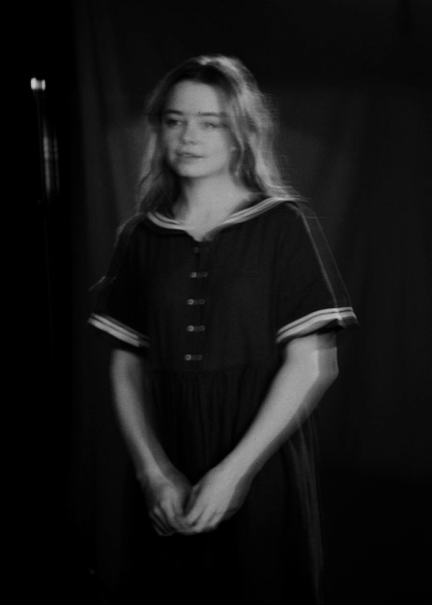 ⠀ ⠀ ⠀ ⠀ ⠀⠀ ⠀ ⠀ ⠀ ⠀
⠀ ⠀ ⠀ ⠀ ⠀
⠀ ⠀ ⠀а ты поздней осенью ищешь меня не там
⠀ ⠀ ⠀по первому снегу идёшь по пятам.⠀