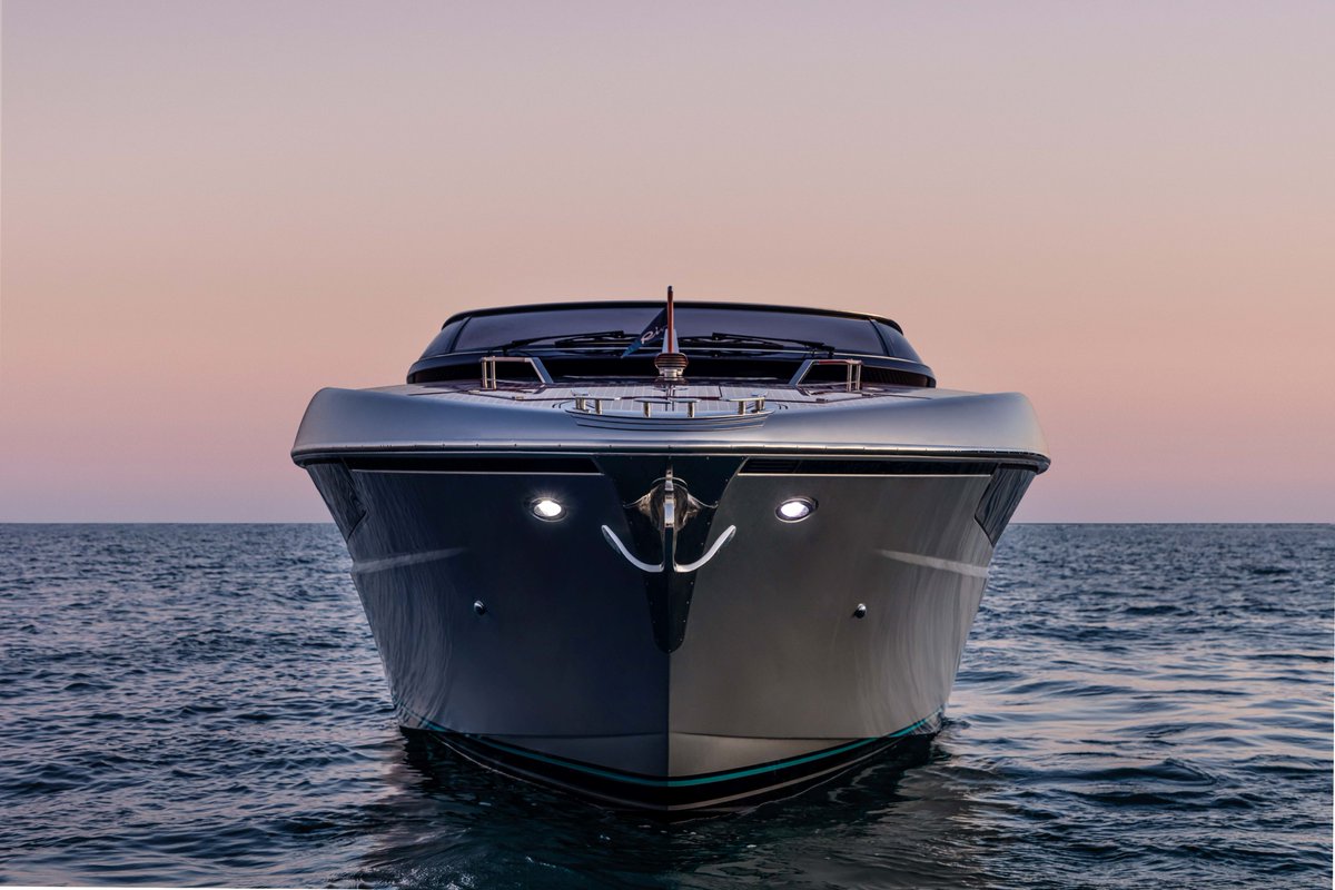 RivaYacht's tweet photo. Every moment is Dolce Vita aboard the Dolceriva.

#FerrettiGroup #KeepBuildingDreams #ProudToBeItalian 🇮🇹 #MadeInItaly 
https://t.co/dcRh6bpjOq https://t.co/EMMIi1zA0A