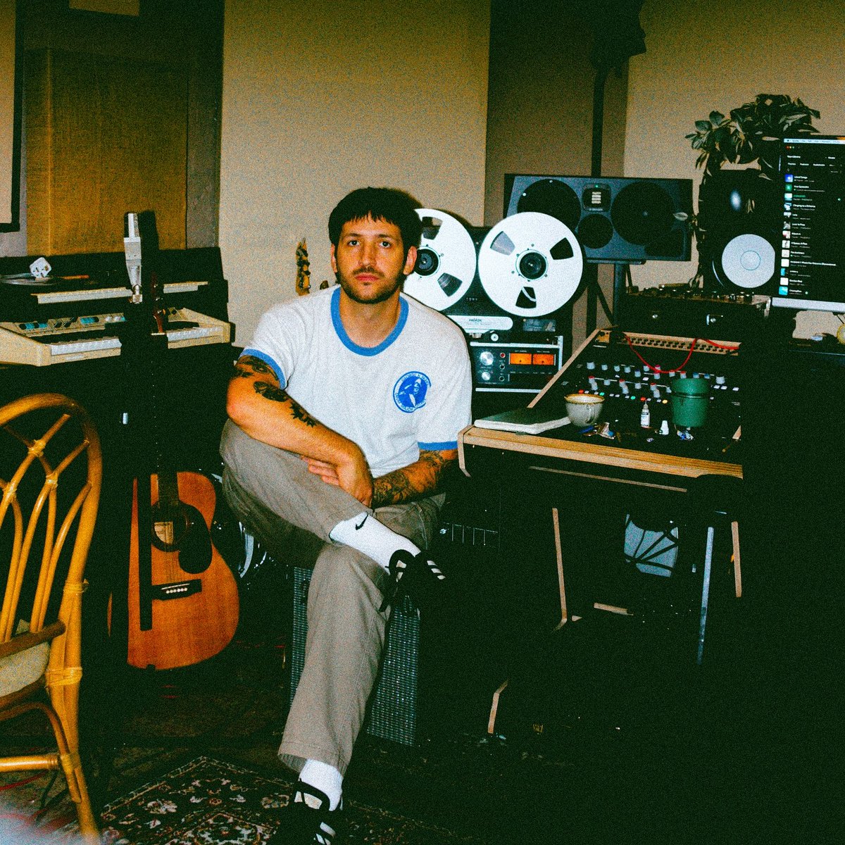 Enzo Baruffaldi (@memoriapolaroid) on Twitter photo Far Caspian ha pubblicato il suo terzo album, "Autofiction", una bella raccolta di delicato e commovente dream pop, sospeso tra influenze di Radio Dept., Notwist e Beach Fossils:
unblogallaradio.blogspot.com/2025/08/at-end…🎸
🍒 <a href="/FarCaspian/">Far Caspian</a> #FarCaspian #indiepop #dreampop #bedroompop #lofi #shoegaze Far Caspian ha pubblicato il suo terzo album, "Autofiction", una bella raccolta di delicato e commovente dream pop, sospeso tra influenze di Radio Dept., Notwist e Beach Fossils:
unblogallaradio.blogspot.com/2025/08/at-end…🎸
🍒 <a href="/FarCaspian/">Far Caspian</a> #FarCaspian #indiepop #dreampop #bedroompop #lofi #shoegaze