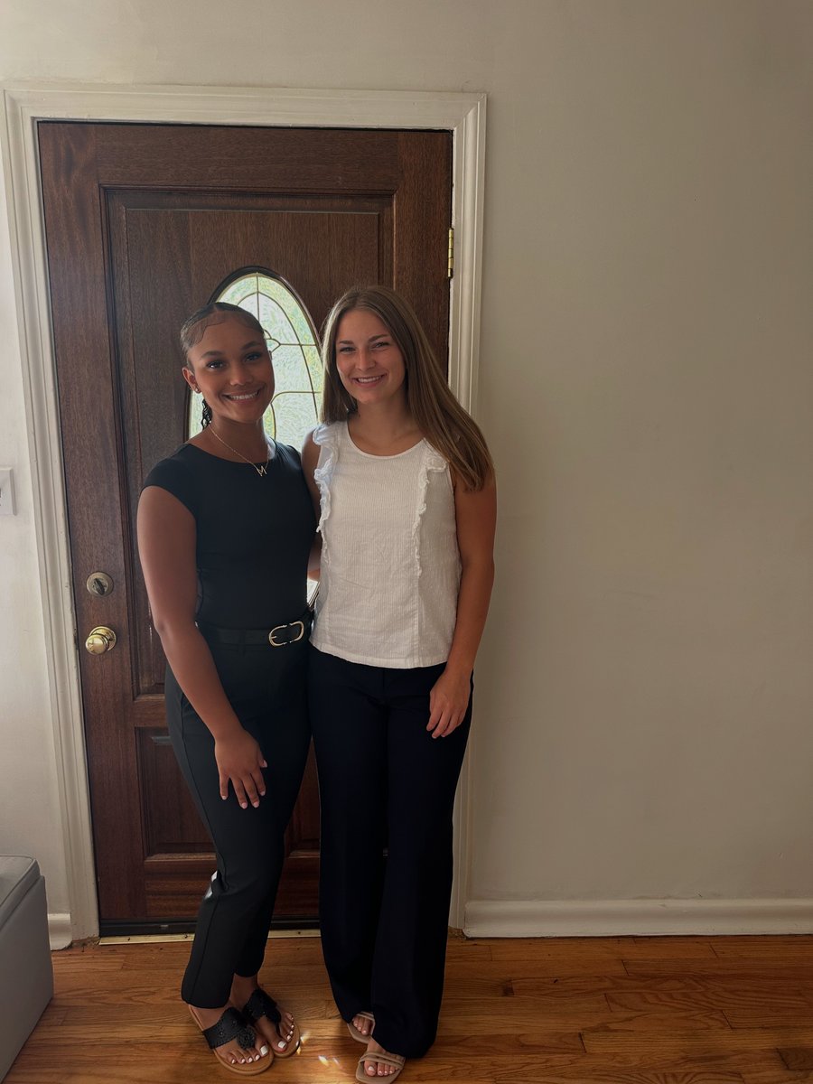 A couple of our juniors, Morgan Williams and Brooke Shewmaker, got their year started yesterday with Nurse Orientation! Good luck this semester ladies!

#SwordsUpBU⚔️