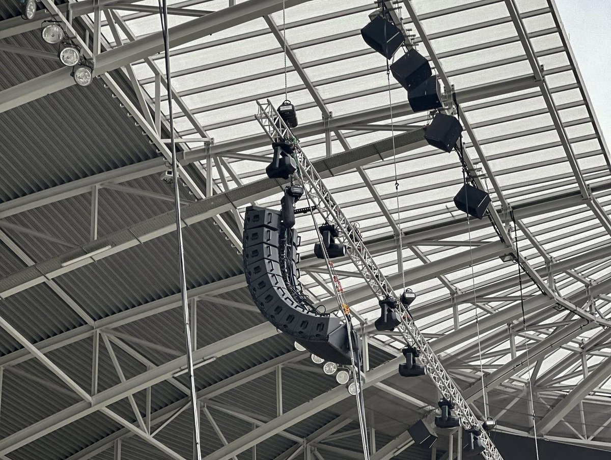 ttaudioofficial's tweet photo. ▪️ TheGrandJam in Dresden 
-
TT+ Audio GTX 12 line array, GTS 29 subwoofers, XPS 16KD amplifiers
provided by by TSP Veranstaltungstechnik and Colito Productions Veranstaltungstechnik.
-
-
 #TTaudio #GTXsystem #RDNet #proaudio #professionalaudio #prosound https://t.co/B0nUSxSmZd