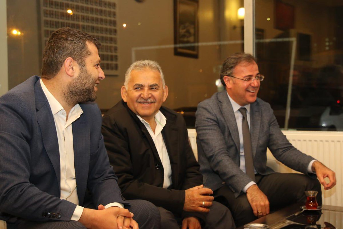 akparti_hacilar's tweet photo. Büyükşehir Belediye Başkanımız Memduh Büyükkılıç’a geçirmiş olduğu rutin sağlık kontrolü sebebiyle geçmiş olsun dileklerimizi iletiyoruz. Rabbim şehrimize, hemşehrilerimize hizmet yolunda sağlıklı bereketli ömürler versin İnşallah.
@baskanmemduhbyk 
@yasinmutlu38 https://t.co/0TZ8kVY86E